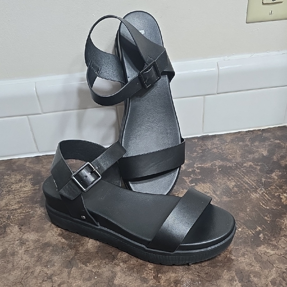 Black Women's Sandals